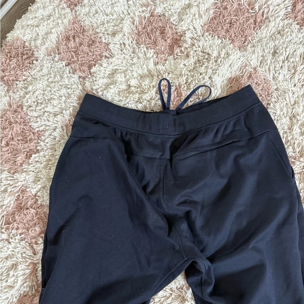 lululemon athletica Men's Navy Slim Jogger Pants 🍋